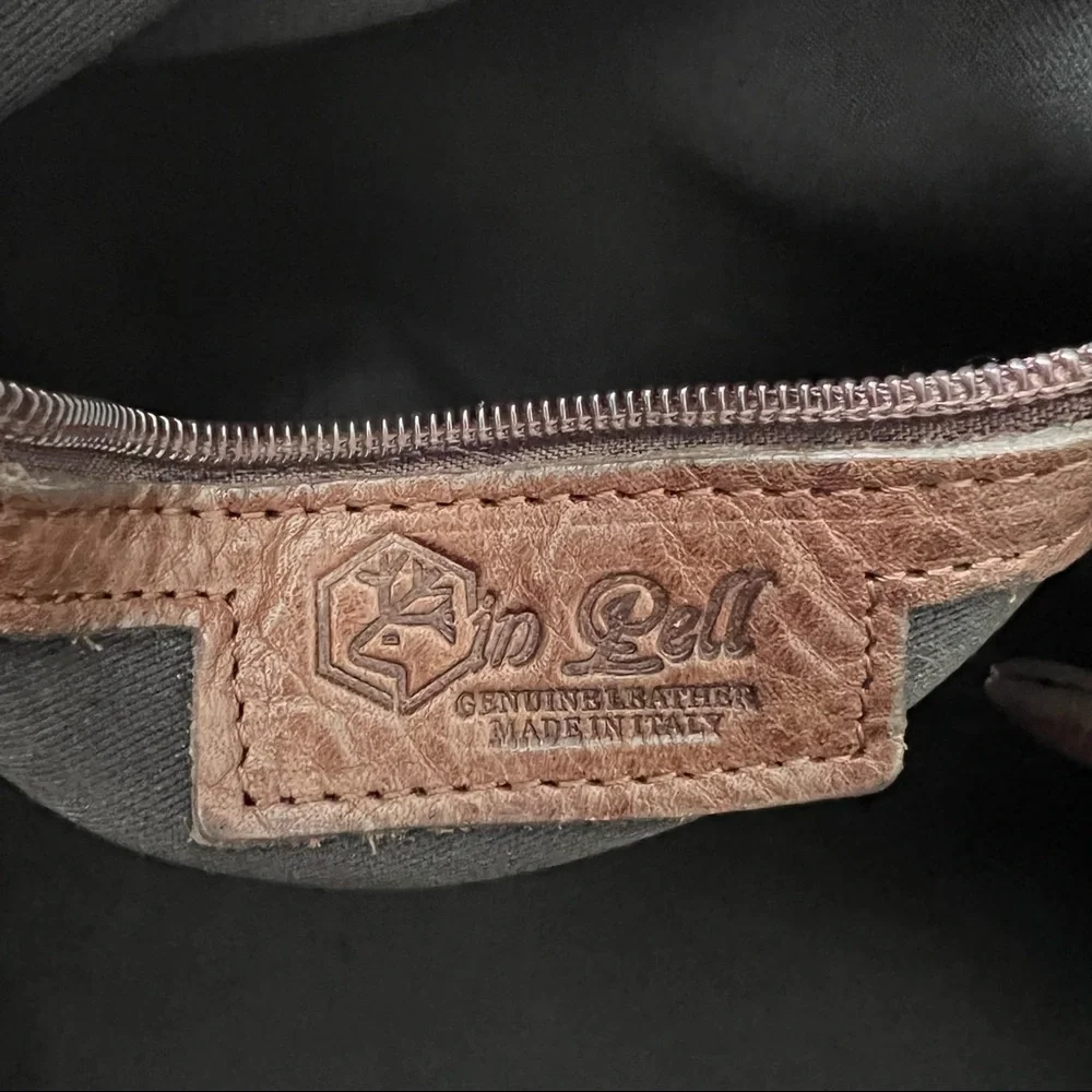 Valentina In Pelle Pebbled Leather Messenger Bag - Unisex